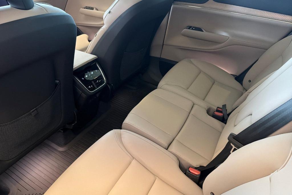 new 2026 Volvo EX90 car