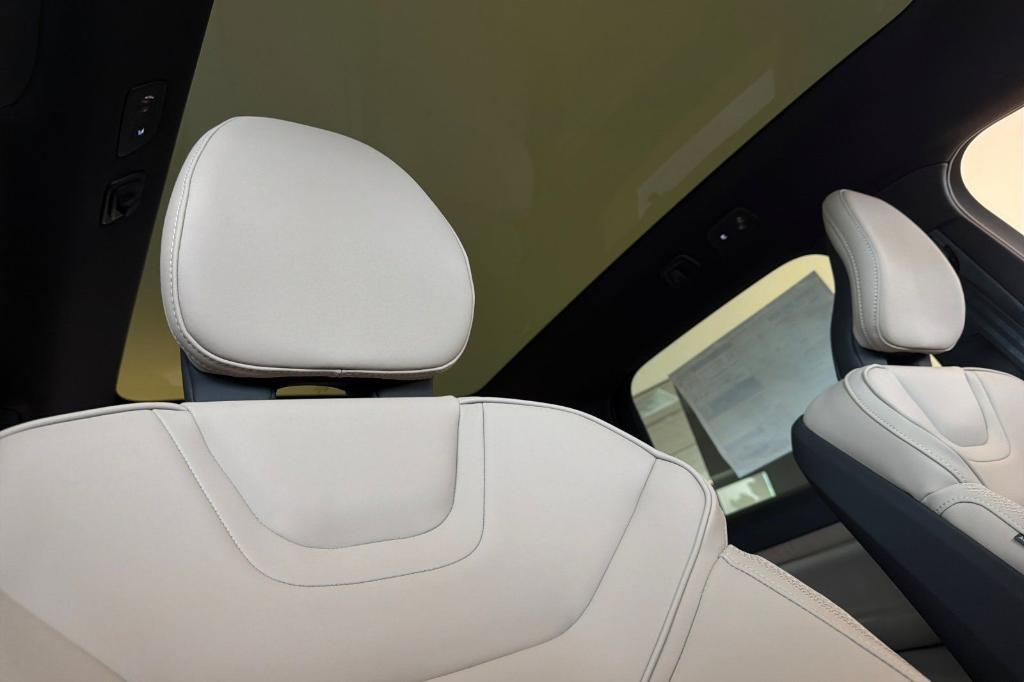 new 2026 Volvo EX90 car