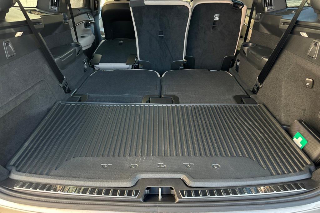 new 2026 Volvo XC90 car, priced at $72,575