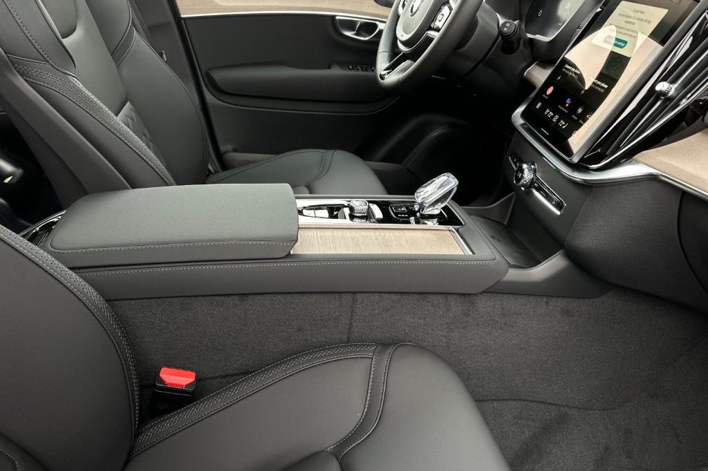 new 2025 Volvo XC90 Plug-In Hybrid car, priced at $78,805