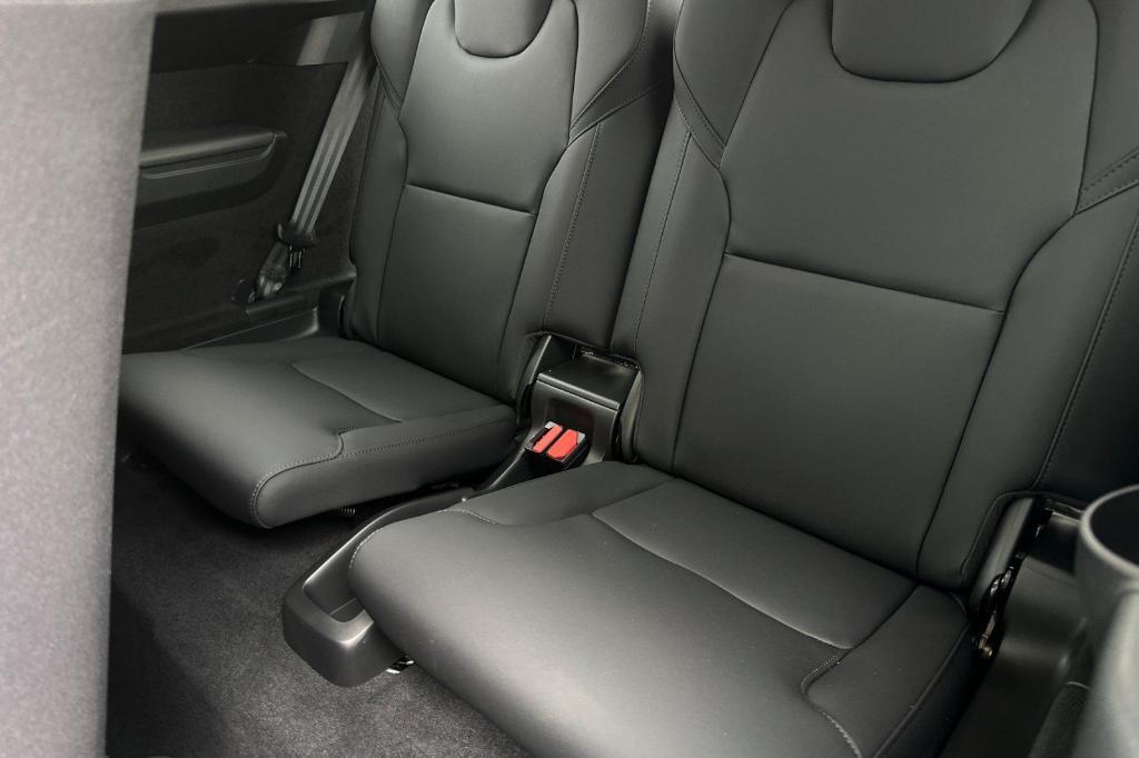 new 2025 Volvo XC90 Plug-In Hybrid car, priced at $78,805