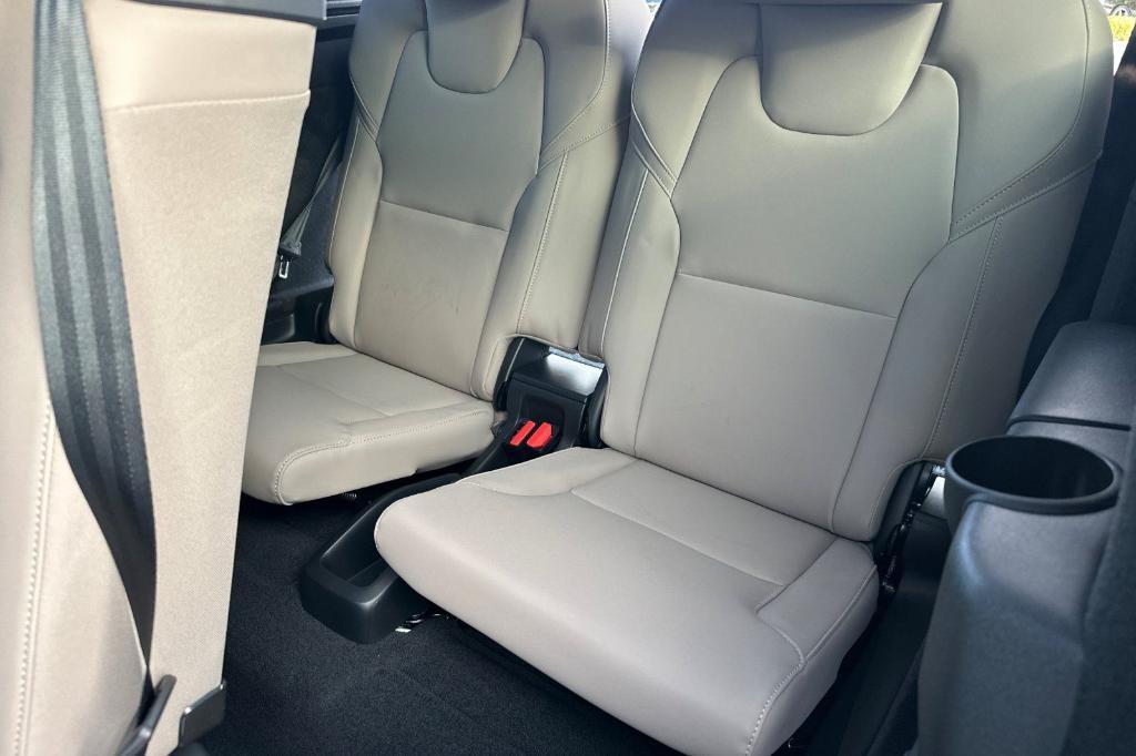 new 2026 Volvo XC90 car, priced at $69,325