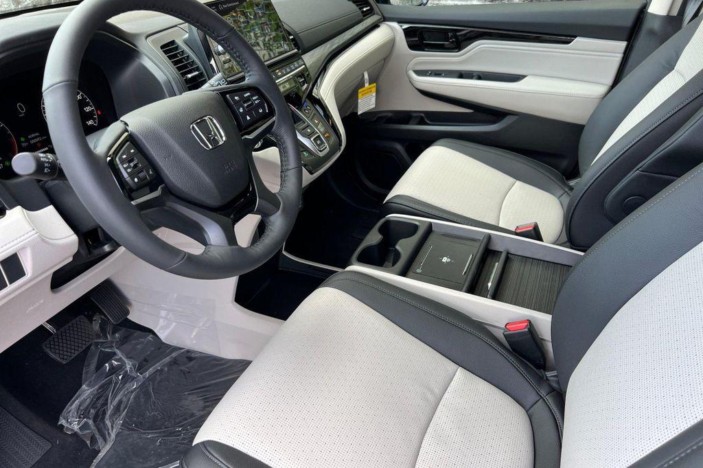 new 2026 Honda Odyssey car, priced at $54,700