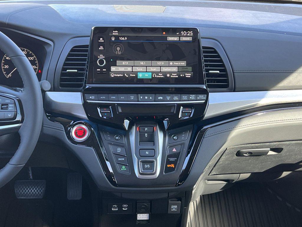 new 2026 Honda Odyssey car, priced at $46,051