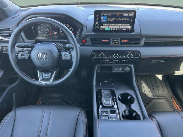 used 2025 Honda Pilot car, priced at $43,917