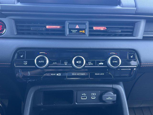 used 2025 Honda Pilot car, priced at $43,917