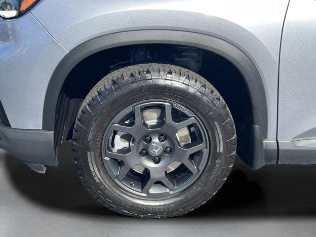 used 2025 Honda Pilot car, priced at $43,917