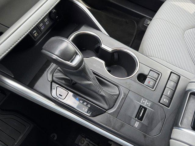 used 2022 Toyota Highlander car, priced at $24,487