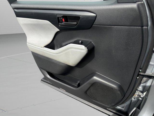 used 2022 Toyota Highlander car, priced at $24,487