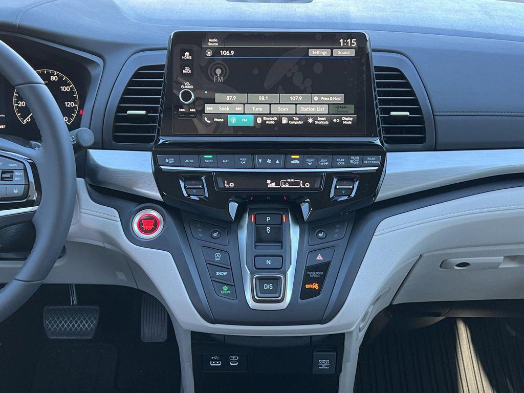 new 2026 Honda Odyssey car, priced at $42,944