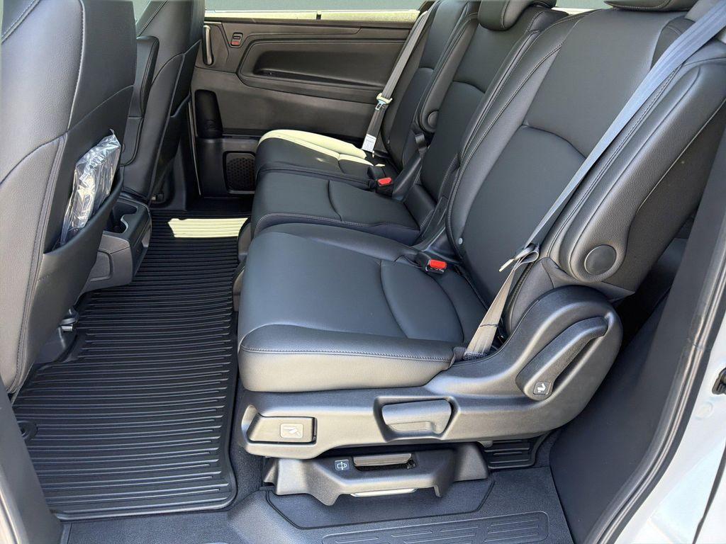 new 2026 Honda Odyssey car, priced at $43,372