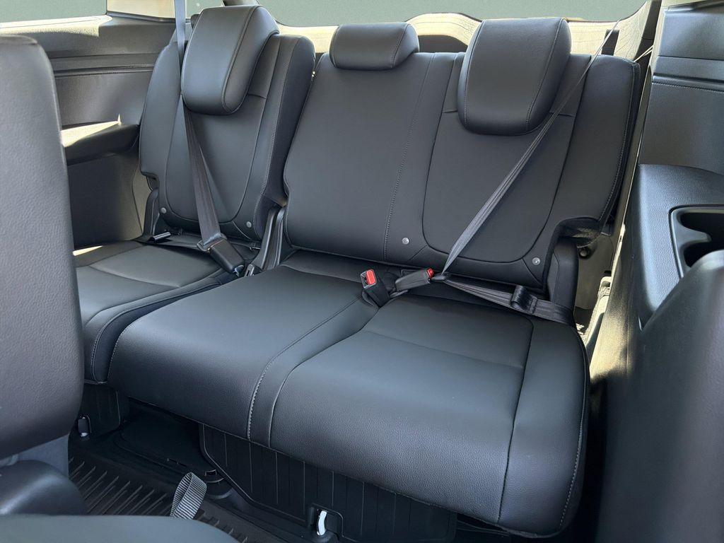 new 2026 Honda Odyssey car, priced at $43,372