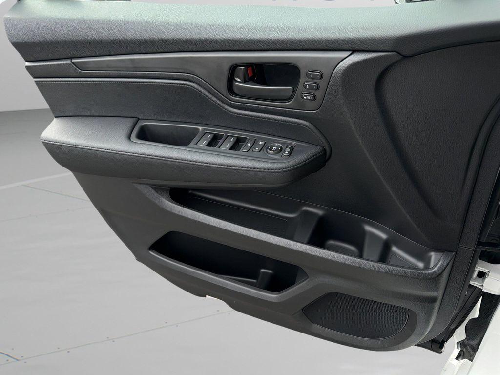 new 2026 Honda Odyssey car, priced at $43,095