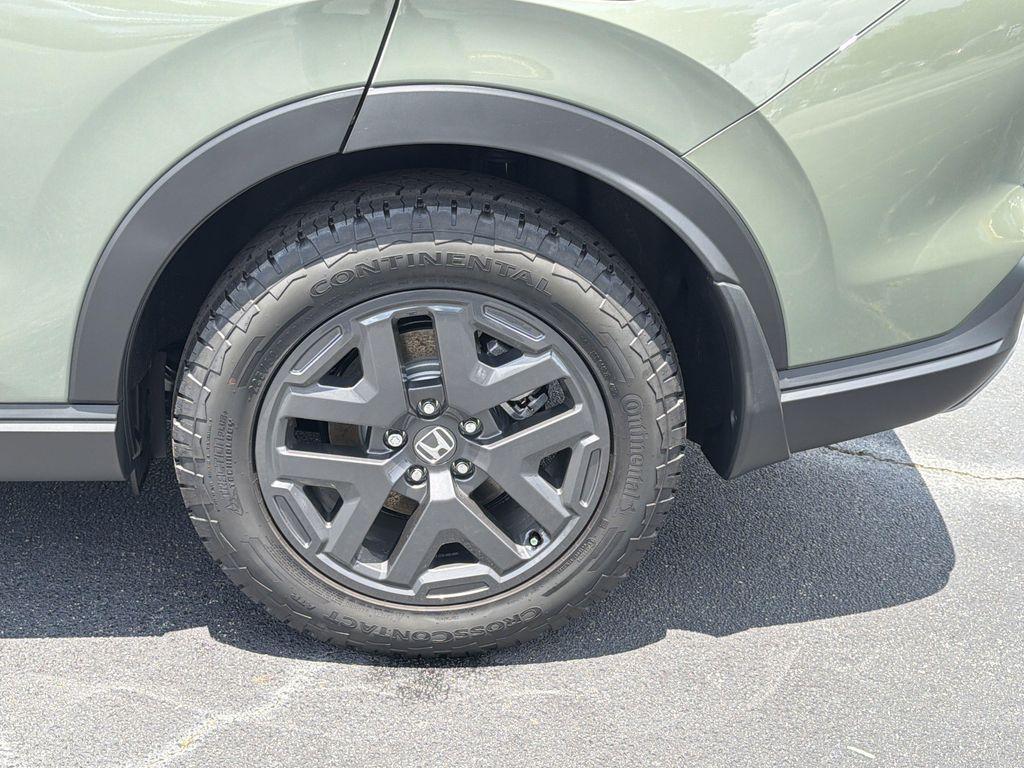new 2026 Honda CR-V Hybrid car, priced at $40,353