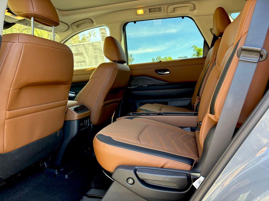 new 2025 Nissan Pathfinder car, priced at $46,895