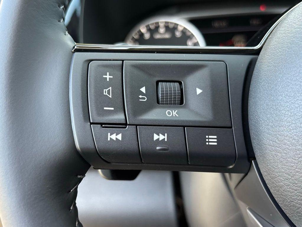 new 2025 Nissan Pathfinder car, priced at $40,425