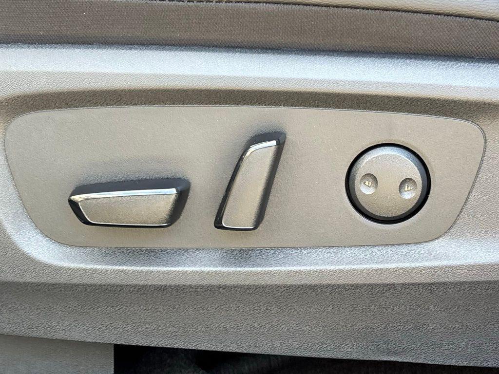 new 2025 Nissan Pathfinder car, priced at $40,425