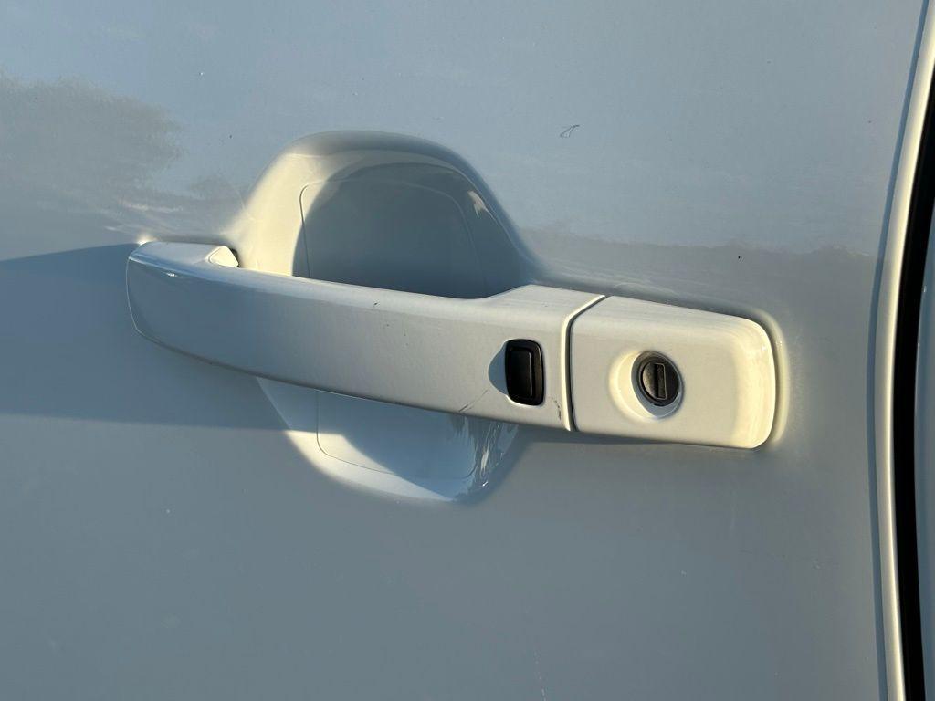 new 2025 Nissan Frontier car, priced at $39,720