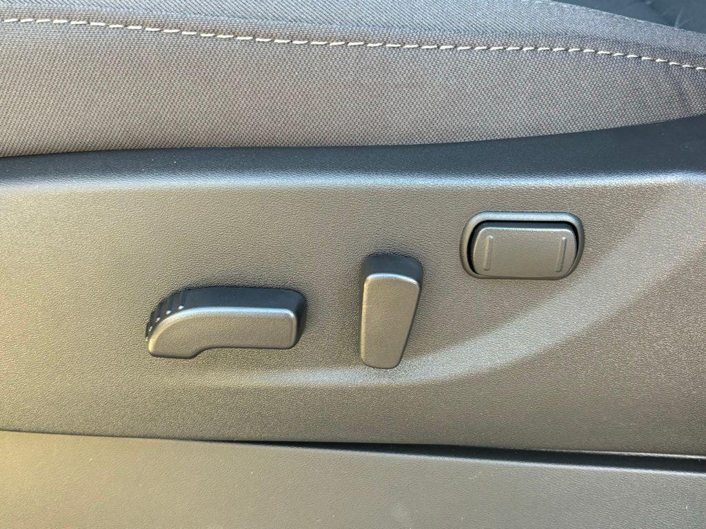 new 2025 Nissan Frontier car, priced at $39,720