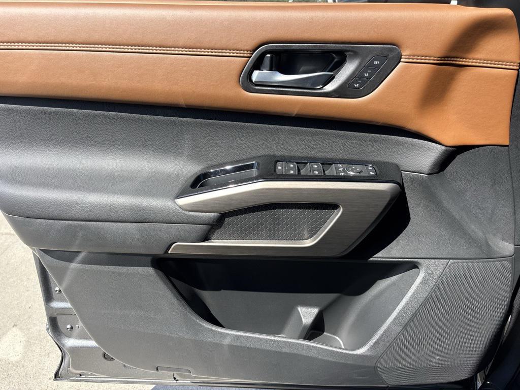 new 2025 Nissan Pathfinder car, priced at $46,395