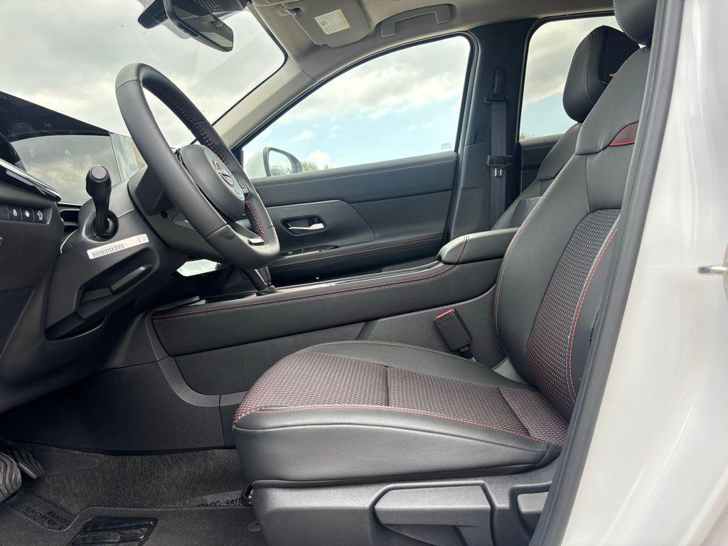 new 2025 Nissan Kicks car, priced at $31,625