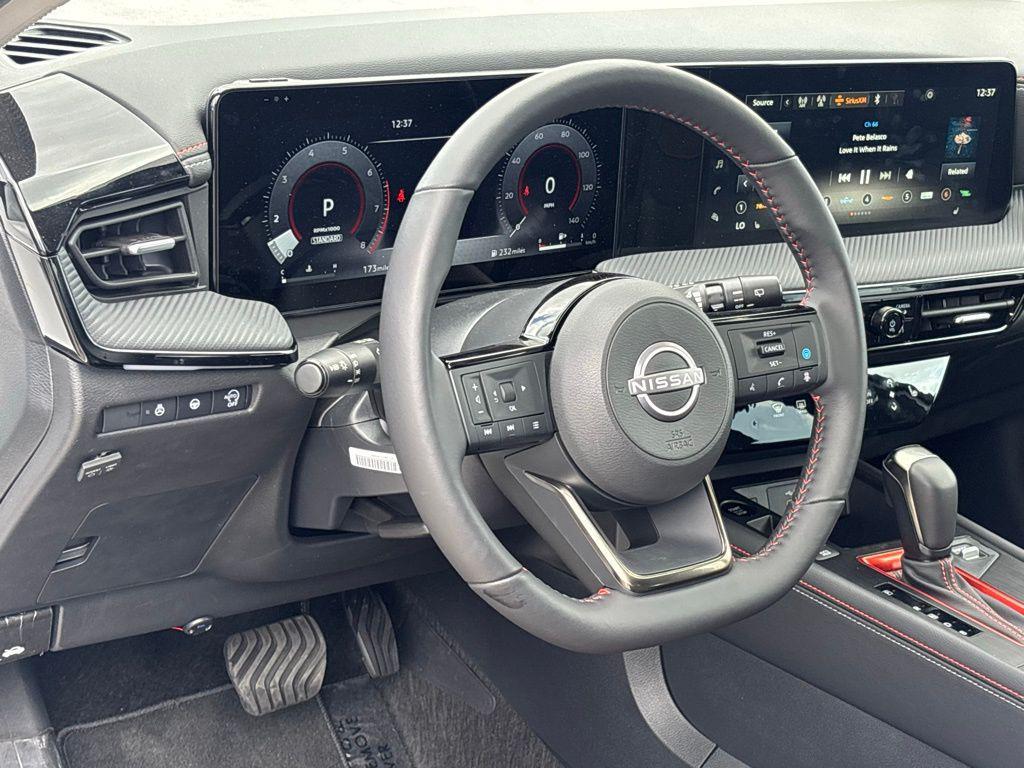 new 2025 Nissan Kicks car, priced at $31,625