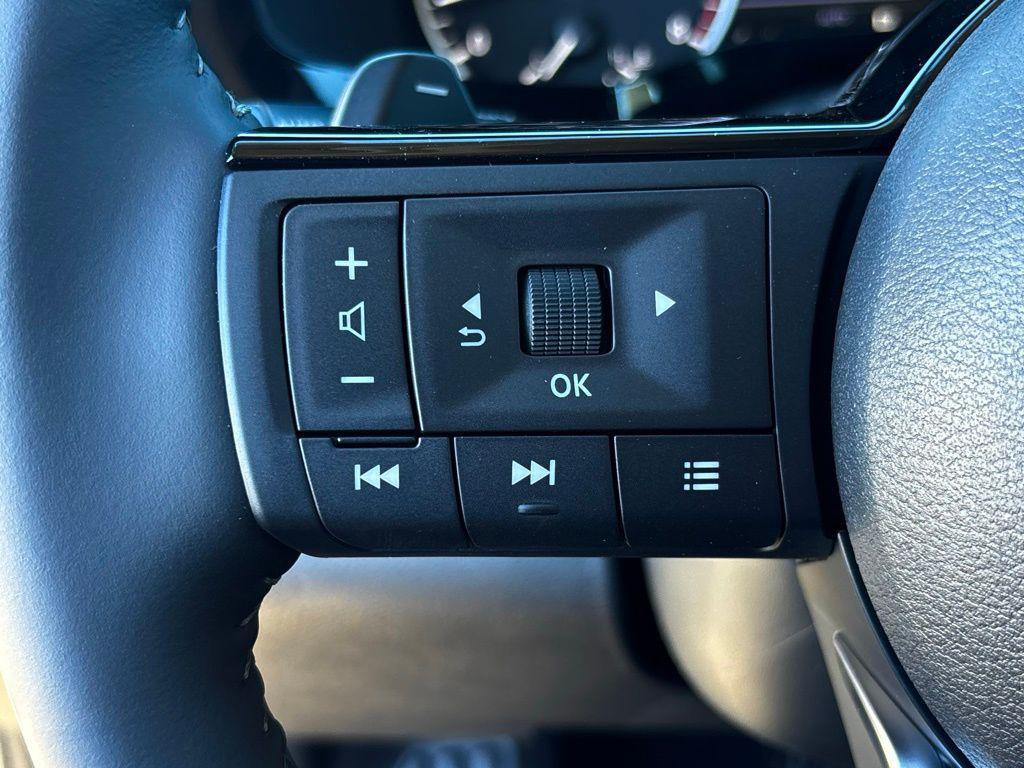 new 2025 Nissan Pathfinder car, priced at $41,960