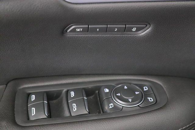 used 2025 Cadillac XT5 car, priced at $35,900