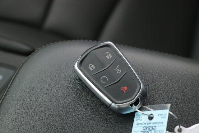 used 2025 Cadillac XT5 car, priced at $35,900