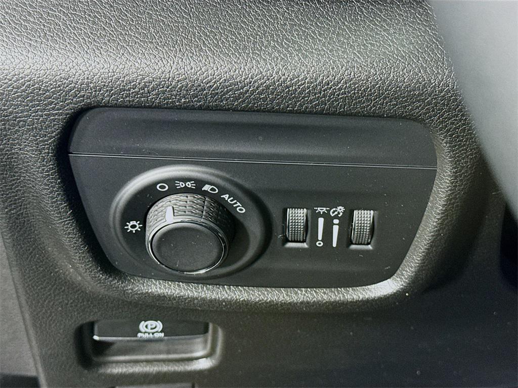 used 2023 Jeep Grand Cherokee car, priced at $29,995