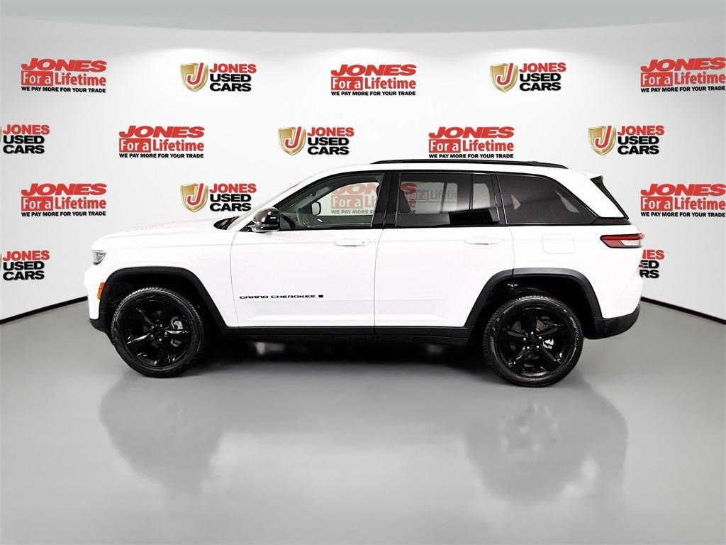 used 2025 Jeep Grand Cherokee car, priced at $39,996