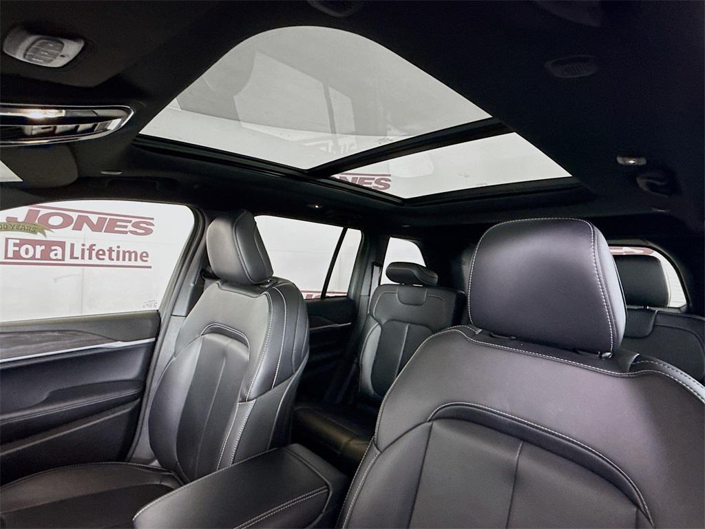 used 2025 Jeep Grand Cherokee car, priced at $39,996