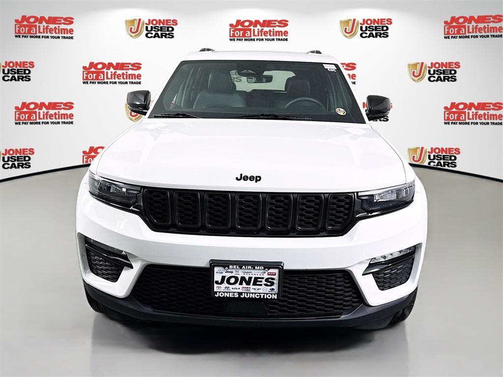 used 2025 Jeep Grand Cherokee car, priced at $39,996