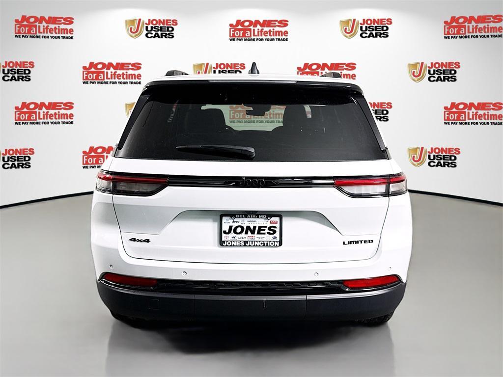 used 2025 Jeep Grand Cherokee car, priced at $39,996