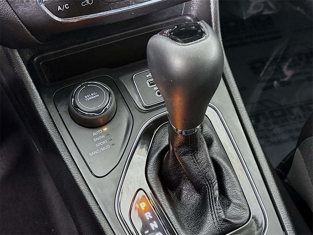 used 2021 Jeep Cherokee car, priced at $21,996