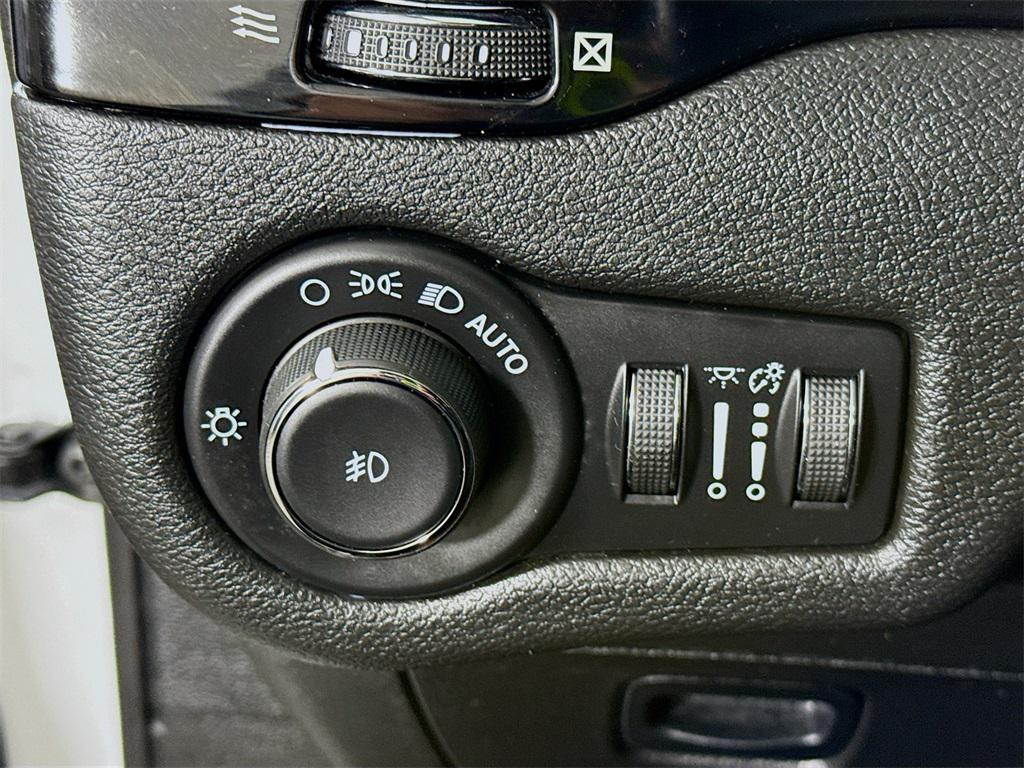 used 2021 Jeep Cherokee car, priced at $21,996