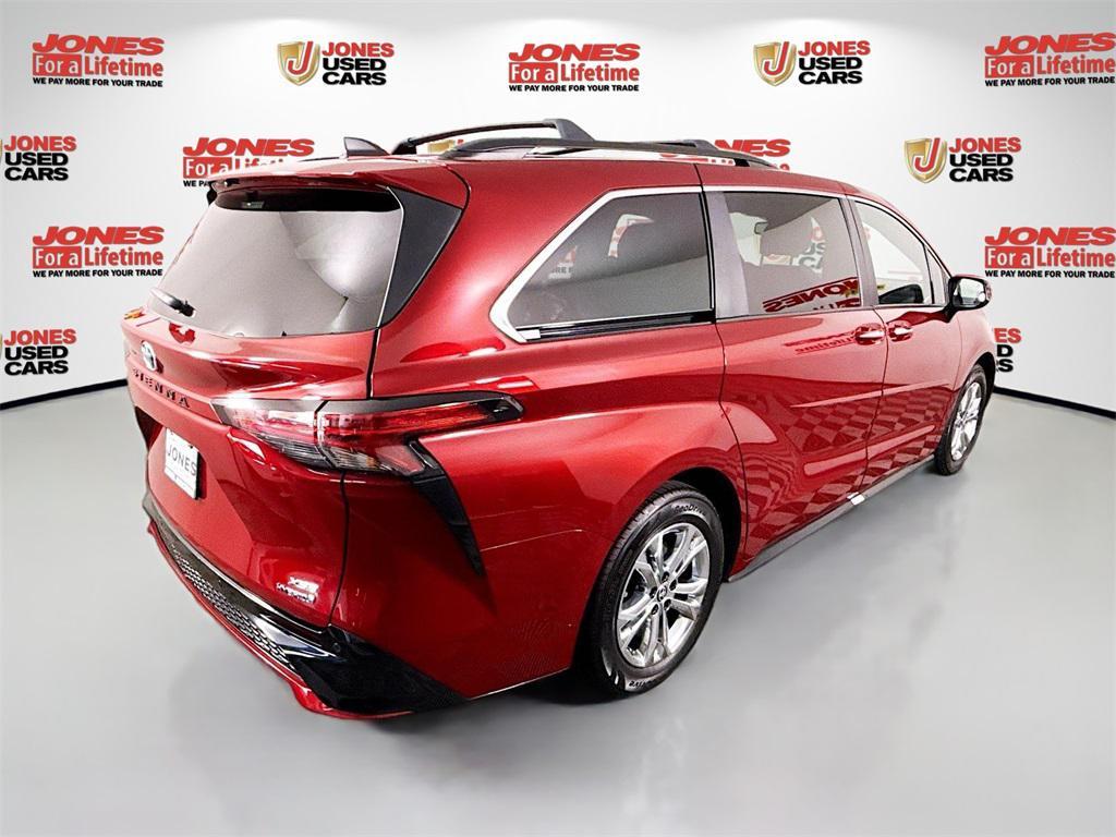 used 2022 Toyota Sienna car, priced at $35,998
