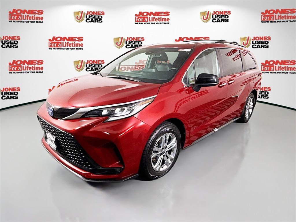 used 2022 Toyota Sienna car, priced at $35,998