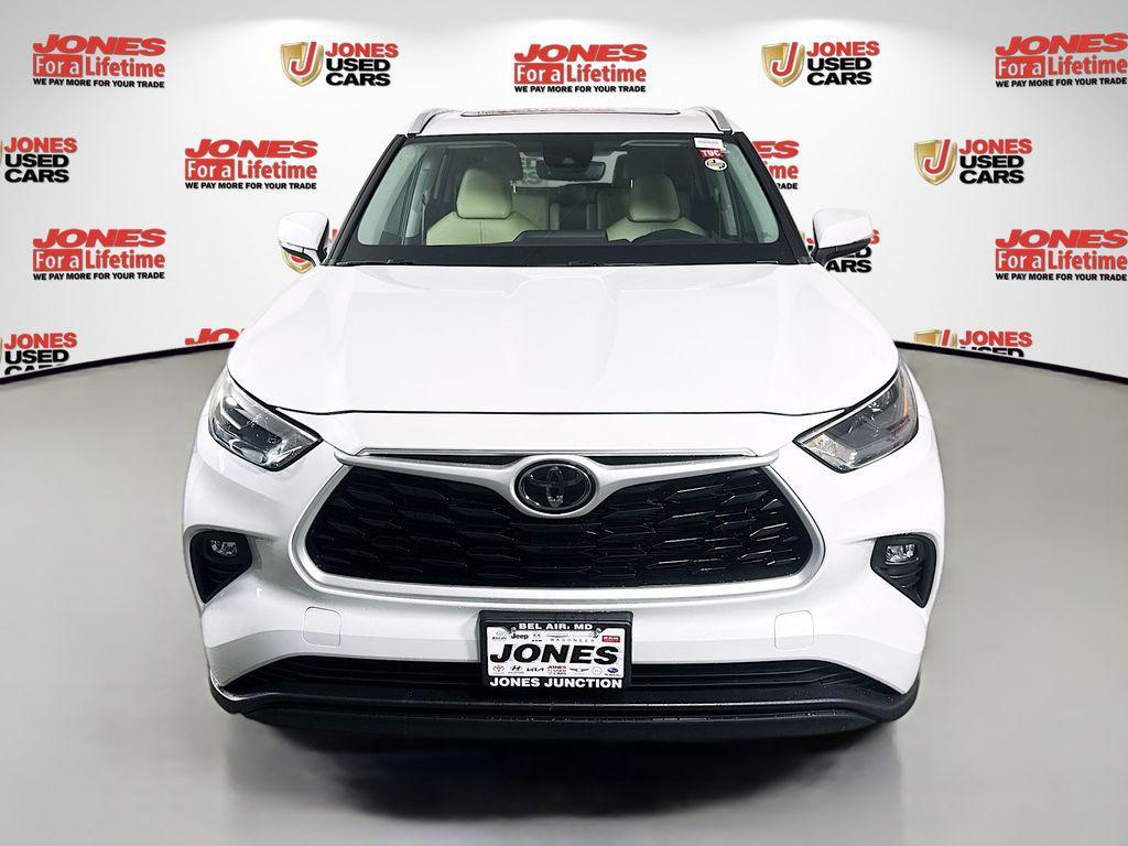 used 2022 Toyota Highlander car, priced at $34,998