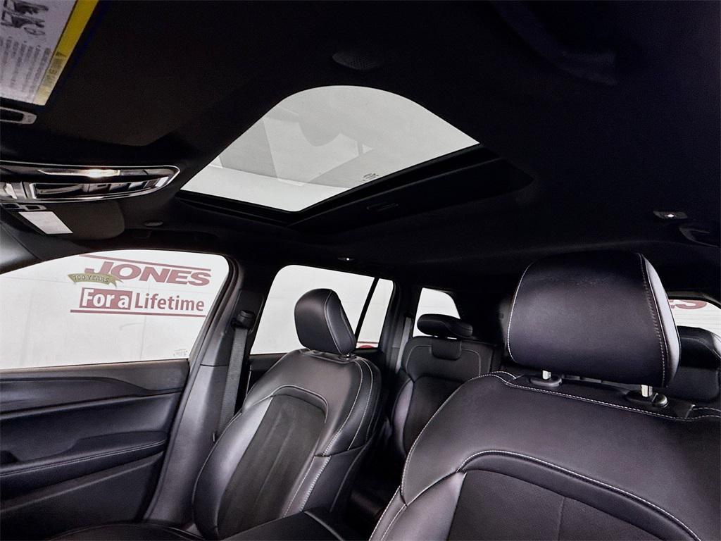 used 2023 Jeep Grand Cherokee car, priced at $31,998