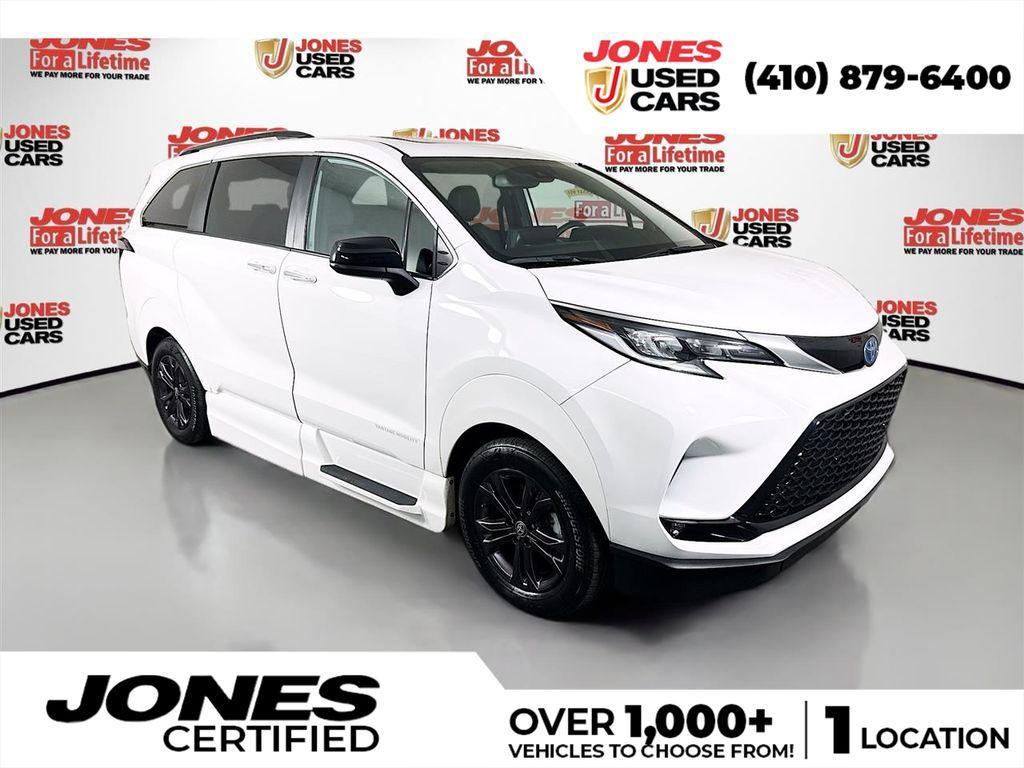 used 2024 Toyota Sienna car, priced at $69,998