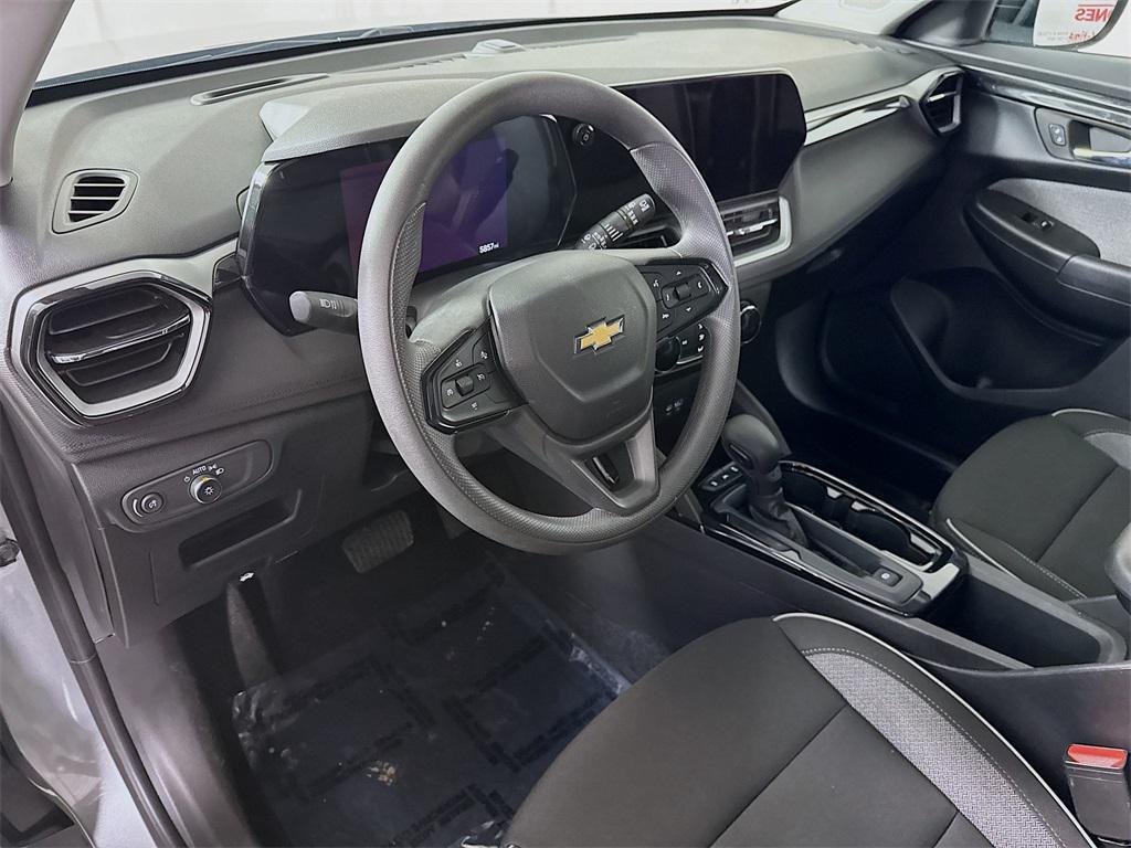 used 2025 Chevrolet TrailBlazer car, priced at $23,987