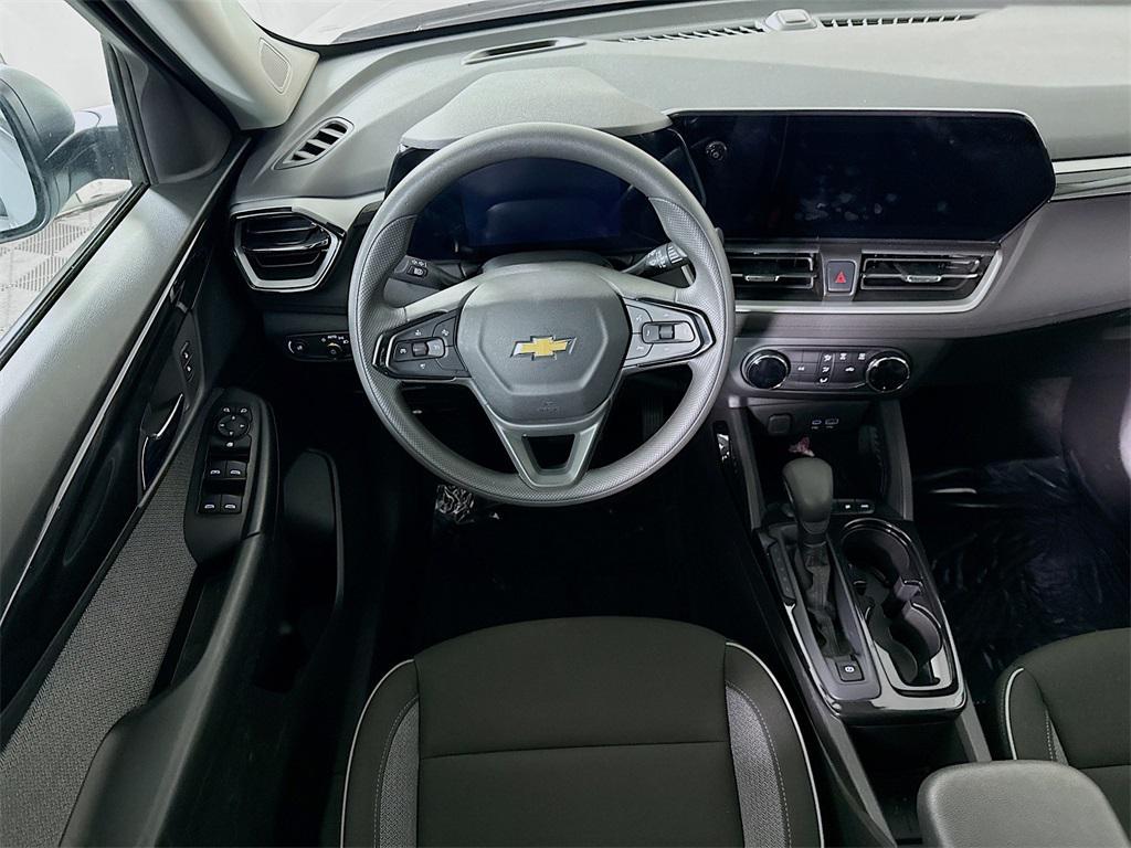 used 2025 Chevrolet TrailBlazer car, priced at $23,987