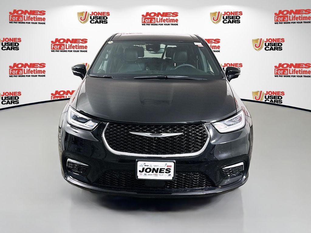 used 2025 Chrysler Pacifica Hybrid car, priced at $35,810