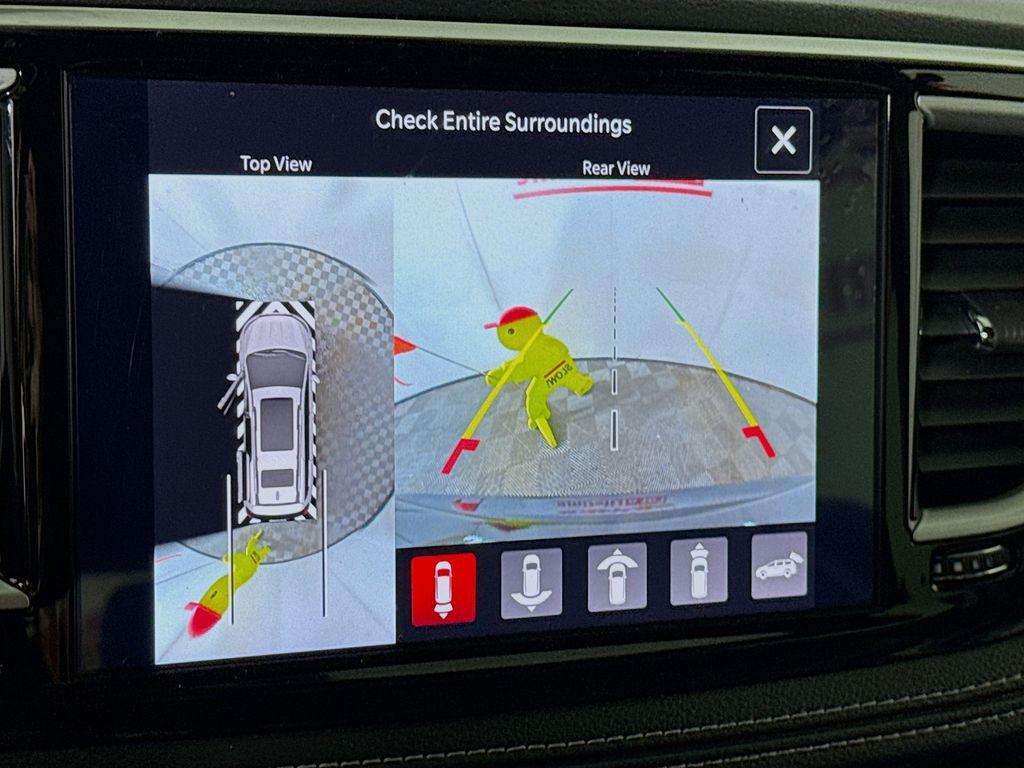 used 2025 Chrysler Pacifica Hybrid car, priced at $35,810