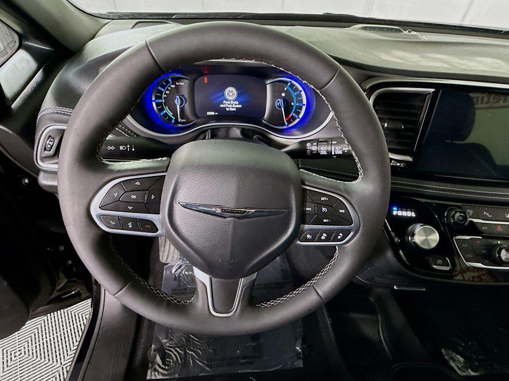 used 2025 Chrysler Pacifica Hybrid car, priced at $35,810