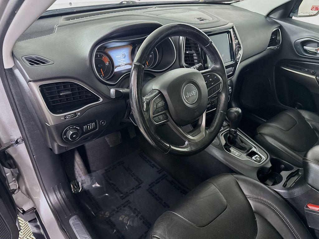 used 2020 Jeep Cherokee car