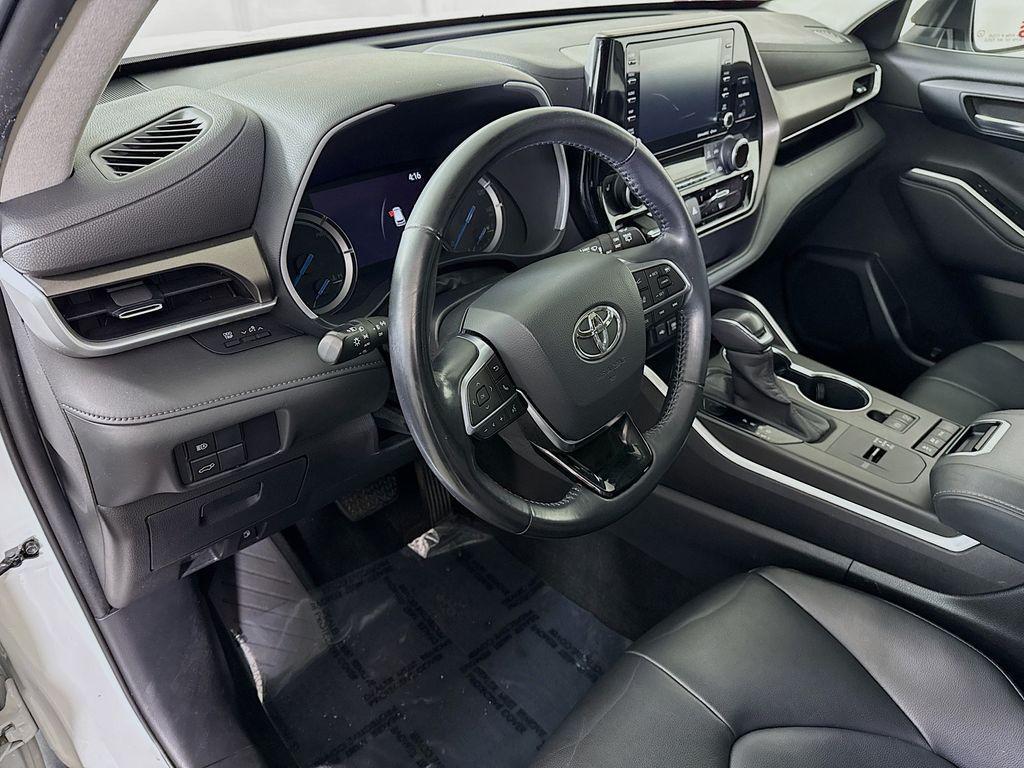 used 2020 Toyota Highlander Hybrid car, priced at $31,797