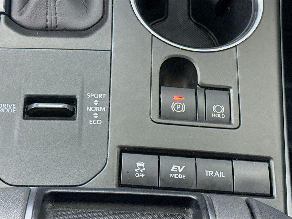 used 2020 Toyota Highlander Hybrid car, priced at $31,797