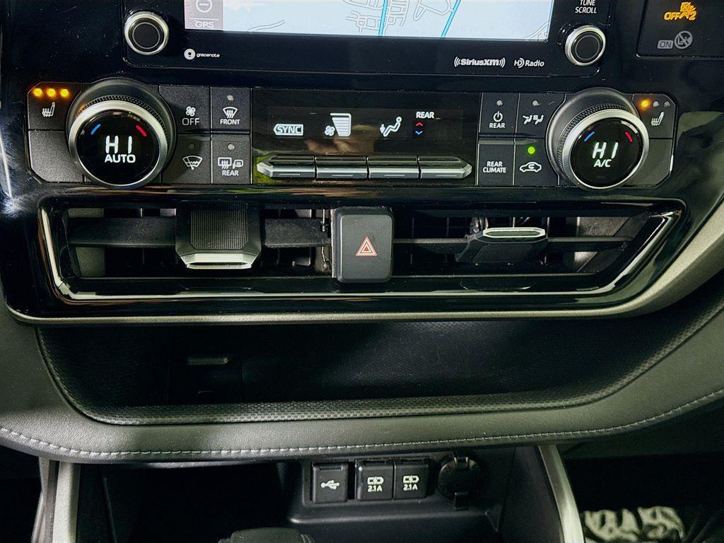 used 2020 Toyota Highlander Hybrid car, priced at $31,797